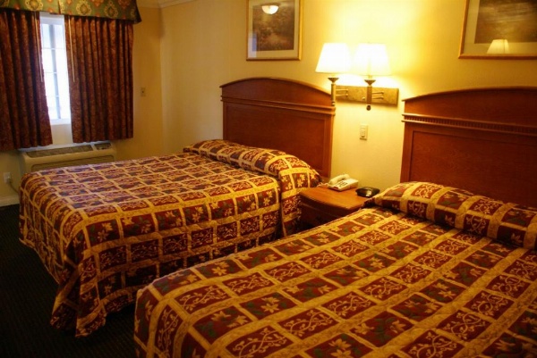 Colony Inn image 13