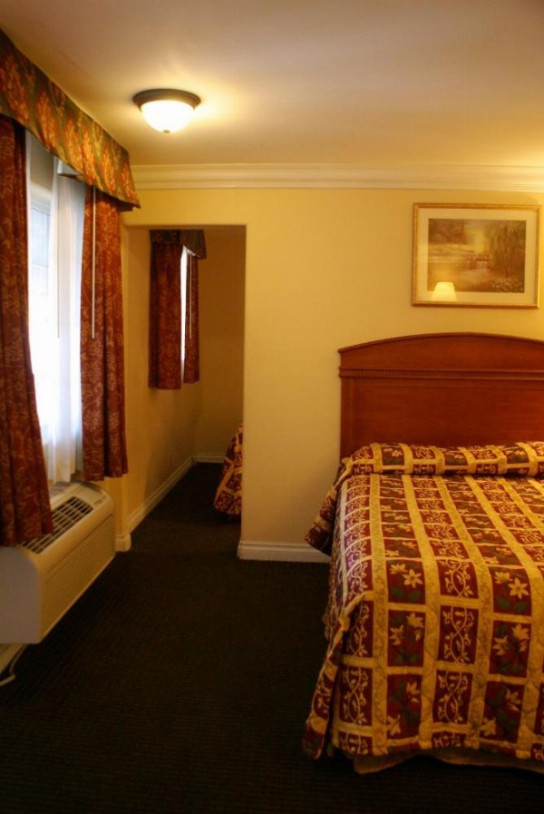 Colony Inn image 24